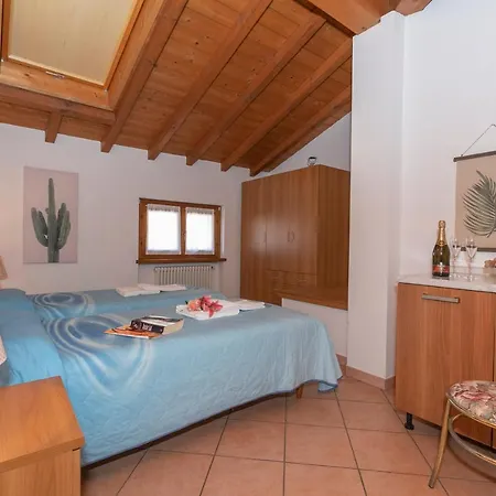 Garibaldi View Apartment *