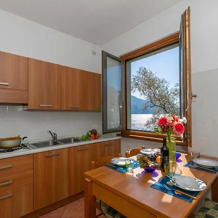 Apartment Garibaldi View